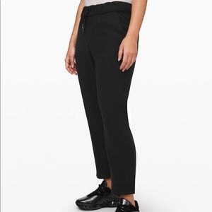 NWT lululemon on the fly pant black 4